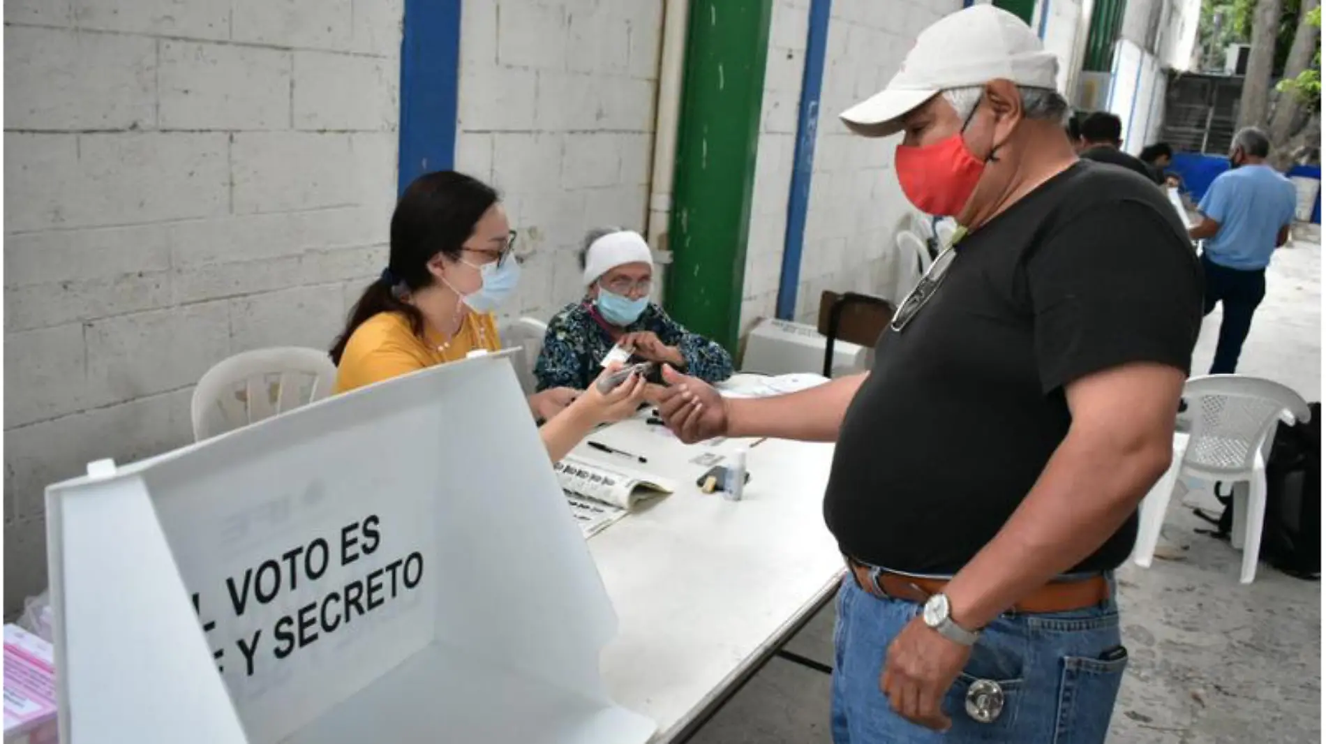 Se tienen registrados un total de 358 mil 006 adultos mayores con credencial en mano